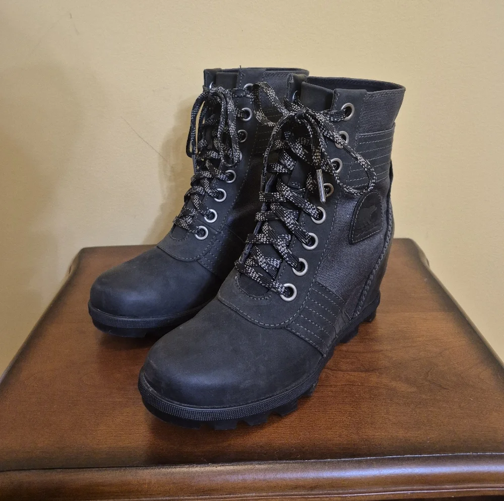 Sorel Lexie Black Leather Lace Up Wedge Boots(7.5)